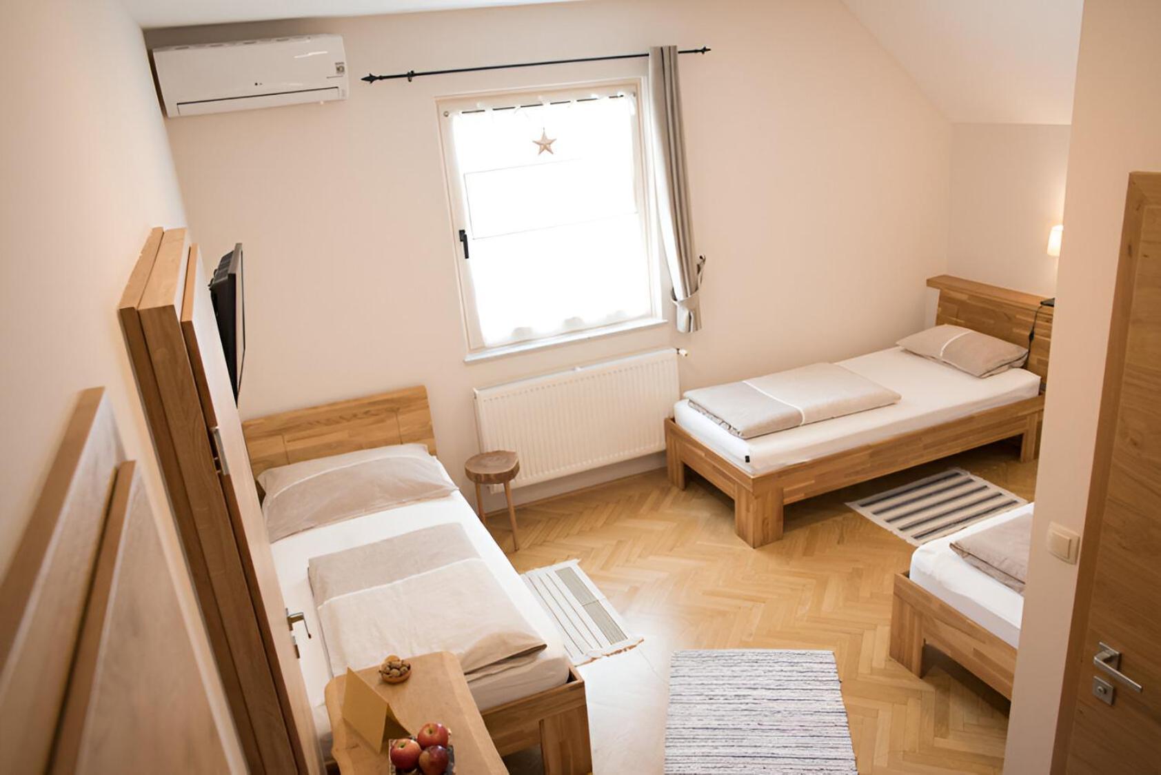 Bed & Breakfast Dvorec Petrovče Eksteriør bilde